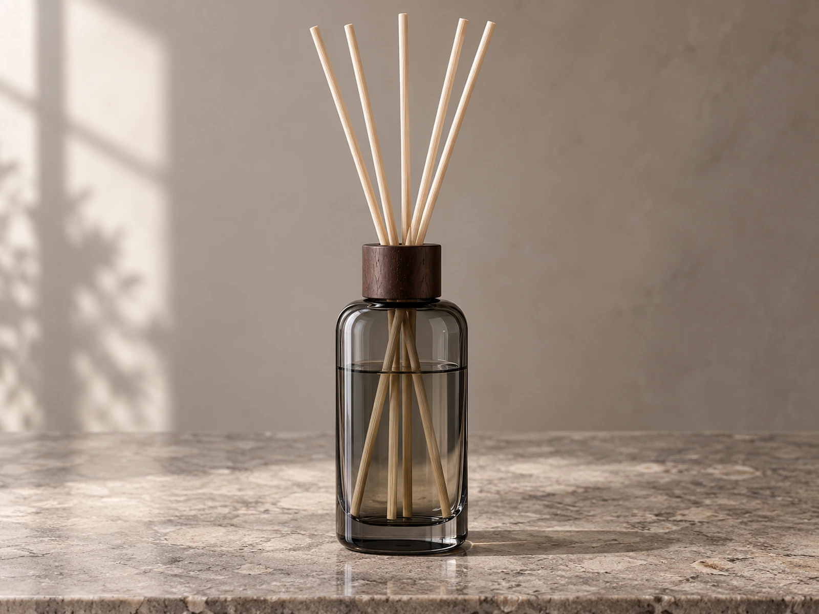 Custom reed diffusers with bottles, caps and natural reeds 5